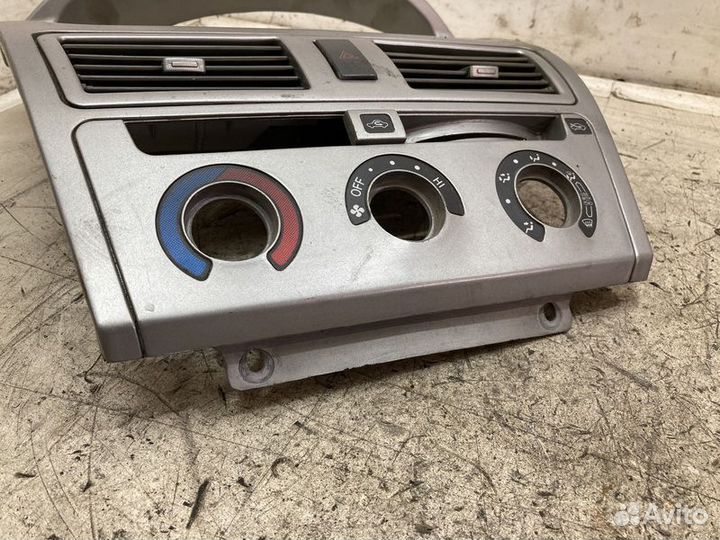 Накладка декоративная на панель FAW Vita