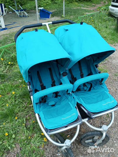 Коляска для двойни bumbleride