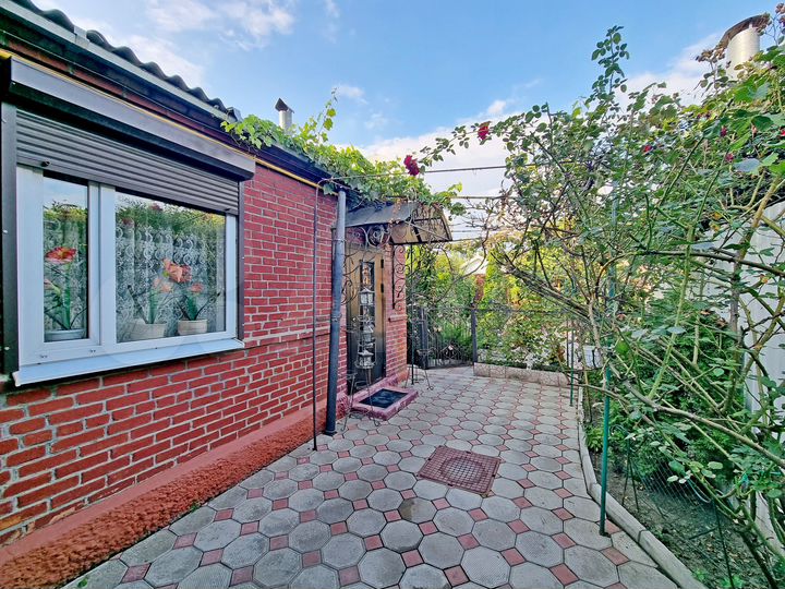 Дом 40 м² на участке 3 сот.