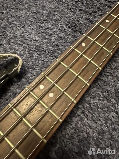 Бас гитара с чехлом
