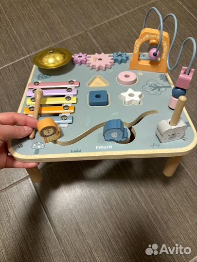 Детский столик бизиборд