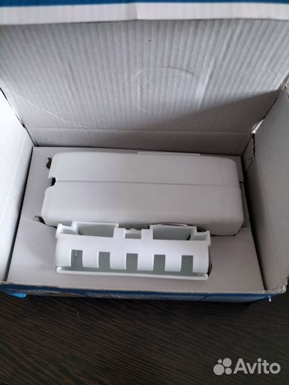 Новый держатель с дозатором для зубной пасты