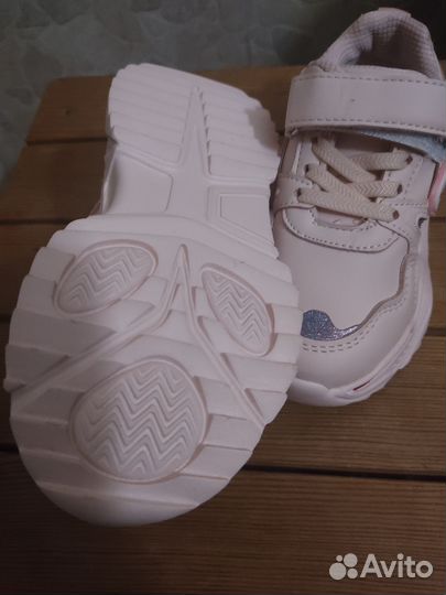 Кроссовки для девочки 26 27