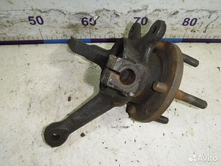 Кулак передний левый VW Scirocco II