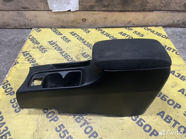 Подлокотник Mitsubishi Lancer 9