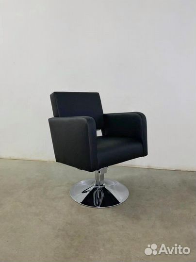 Парикмахерское кресло