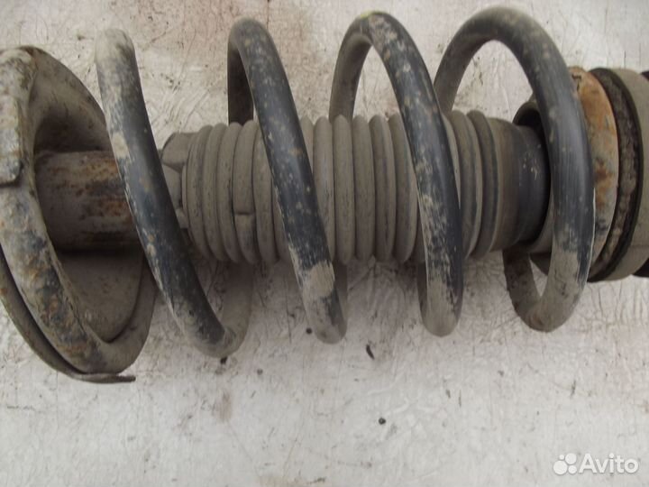 Стойка амортизатор Mercedes Benz vito W638 108-110