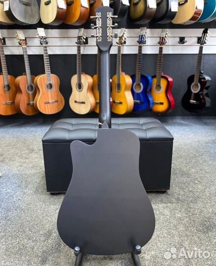 Акустическая гитара