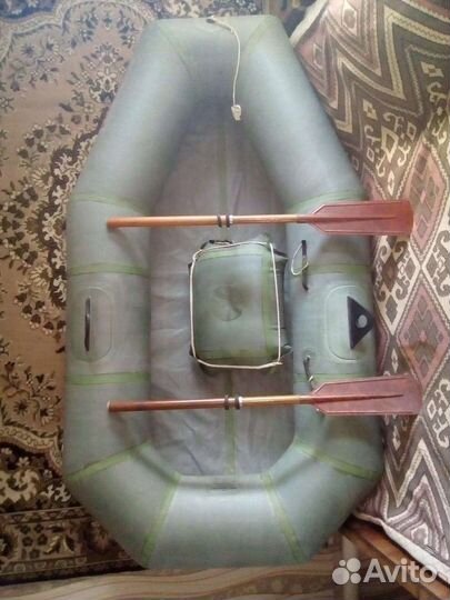Лодка надувная резиновая весельная