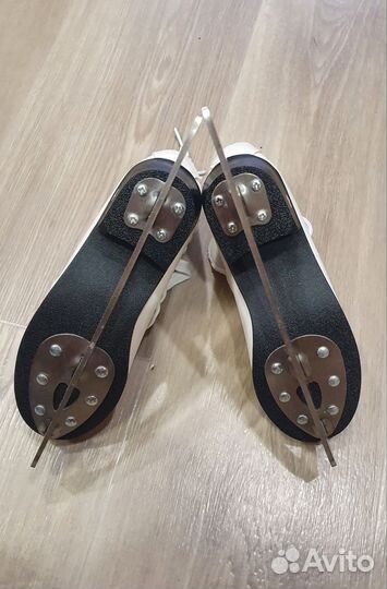 Коньки фигурные 33 размер женские