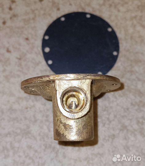 Нижняя часть водяного узла газовой колонки кги-56