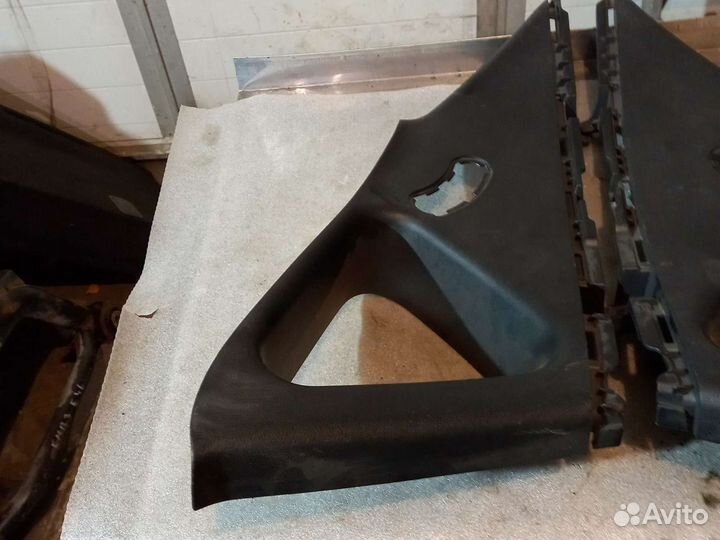 Обшивка задней стойки Hyundai Solaris 1