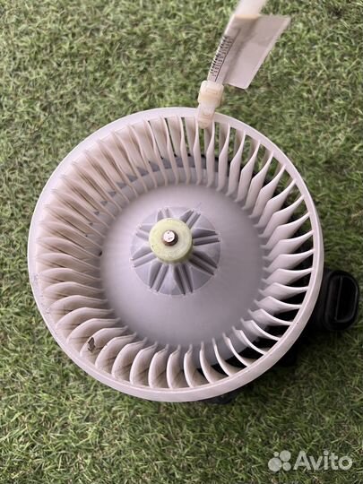 Моторчик отопителя Toyota Rav 4