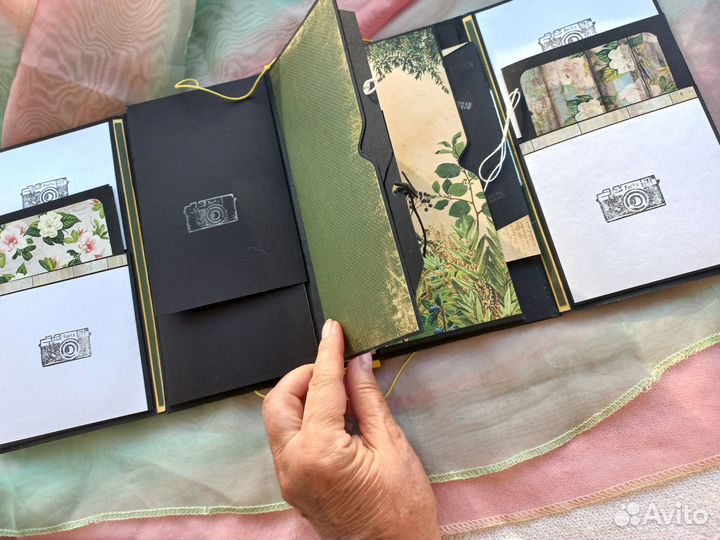 Фотоальбом-клатч ручной работы в технике скрапбуки