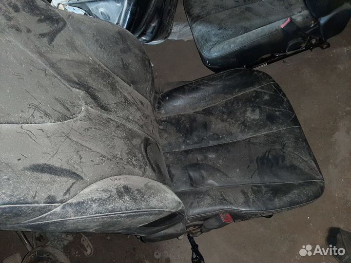 Погнутое Сиденье переднее правое Камри 40 3.5