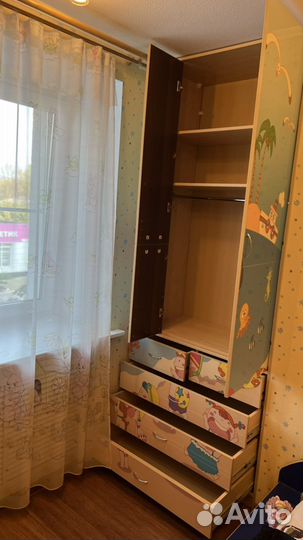 Шкаф с ящиками