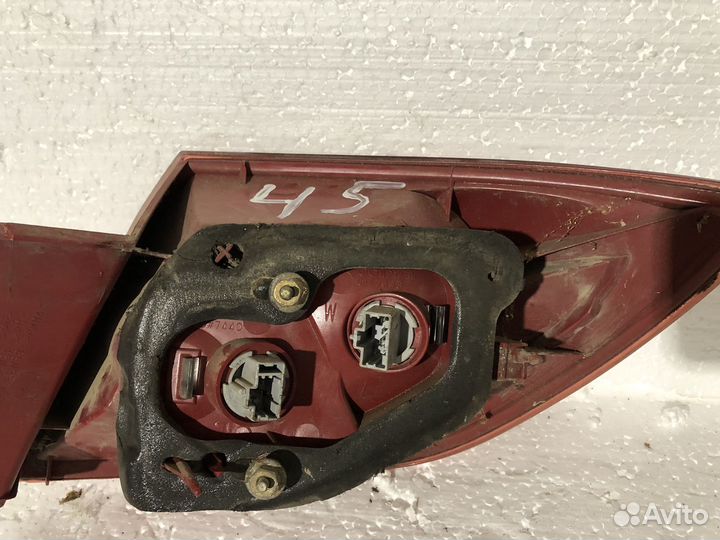 Фонарь задний правый Mazda 3