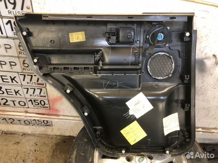 Обшивка дверная задняя правая Discovery III