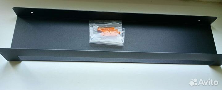 Полка настенная в ванную