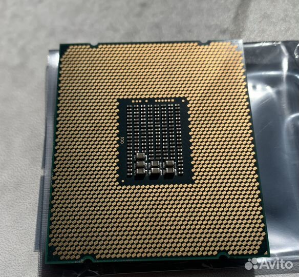 Серверный процессор Intel Xeon E5-2694V4