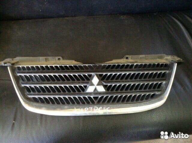 Решетка радиатора Mitsubishi airtrek