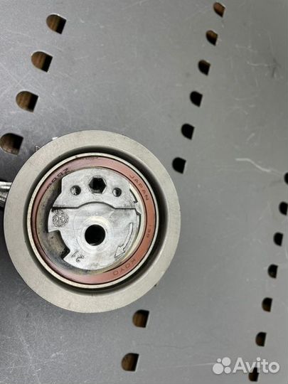 Ролик грм натяжной Volkswagen Passat B5+ AVF