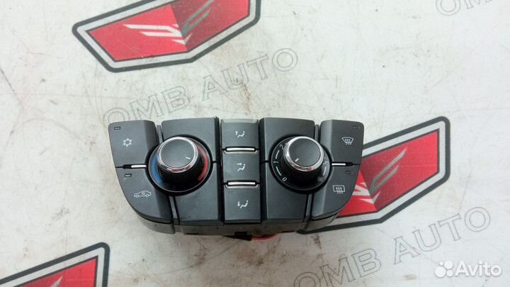 Блок управления климатом Opel Astra J