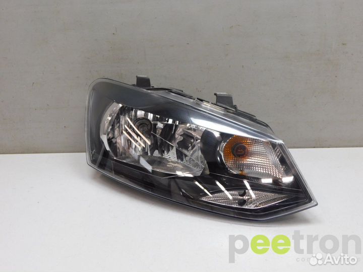 Б/У Б/У Фара правая б/у 6RU941016 VAG