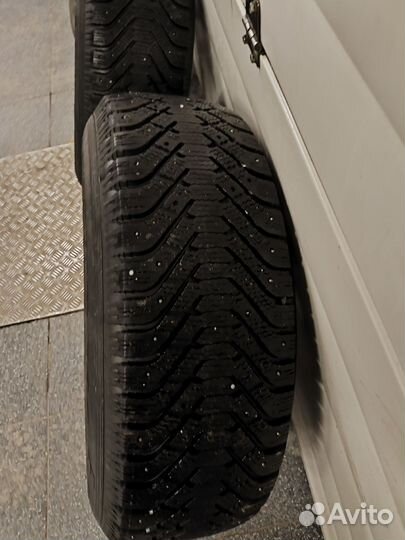 Goodyear UltraGrip 500 245/70 R16 106