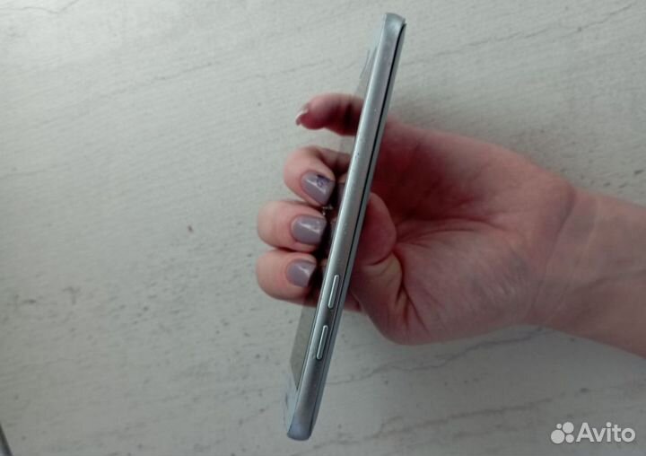 Samsung Galaxy A3 (2017) SM-A320F/DS, 2/16 ГБ