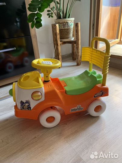 Детская машинка каталка