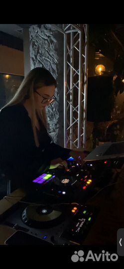 DJ (Ди-джей)