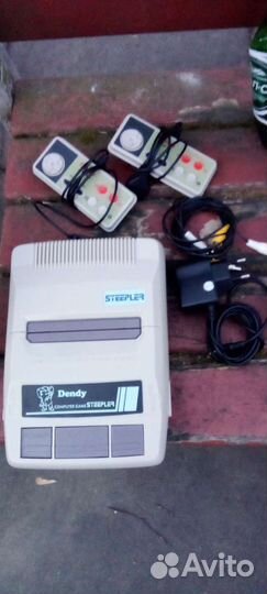 Игровая приставка dendy