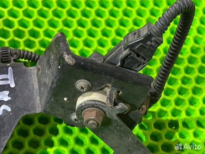 Датчик высоты подвески задний Mitsubishi Outlander