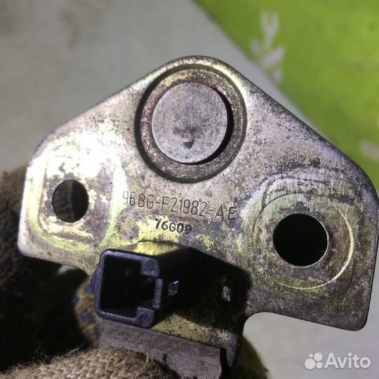 Ответная часть замка двери Форд Фокус 1