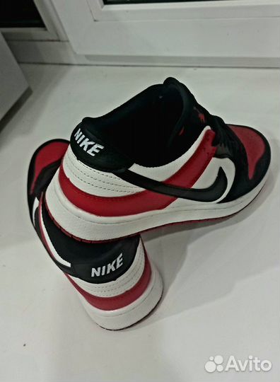 Кроссовки nike женские