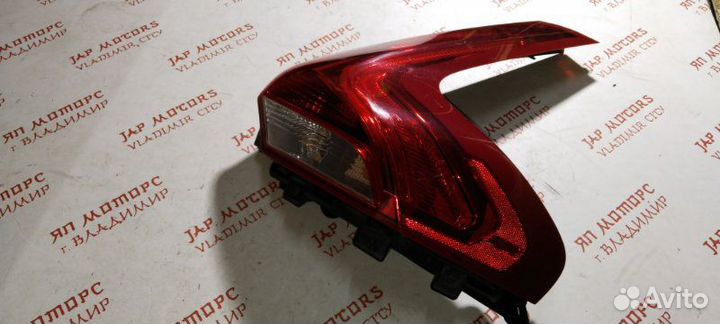 Фонарь задний правый Volvo V40 хетчбек B5204T9