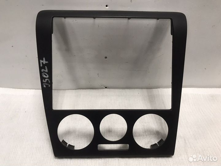 Накладка на магнитолу/отопитель Skoda Octavia A4