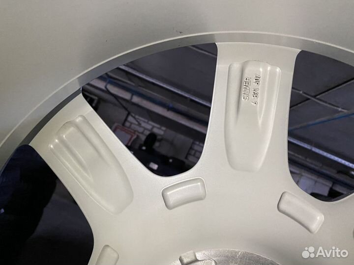 Комплект оригинальных колес на Rolls Royce R21