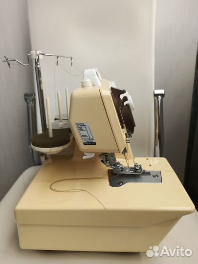 Распошивальная машина Bernina Funlock 009DCC