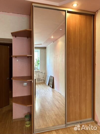 Шкаф купе с зеркалом