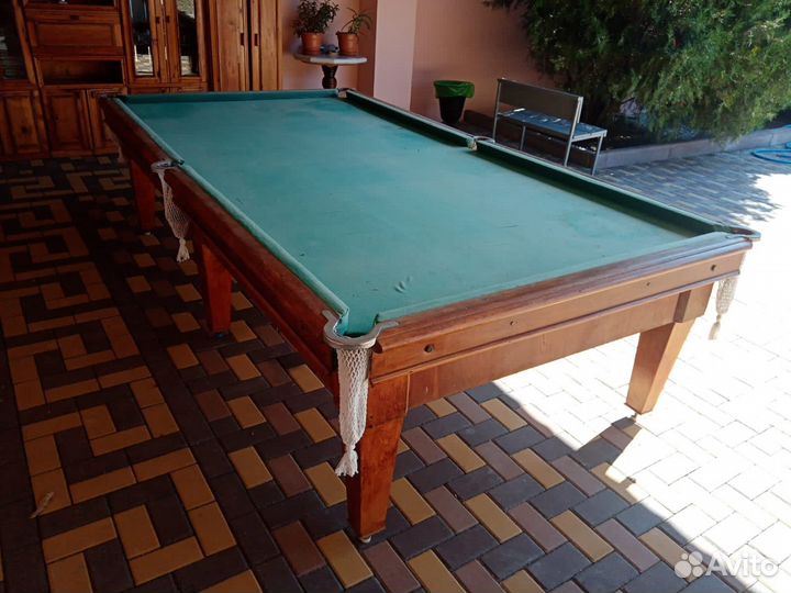 Бильярдный стол