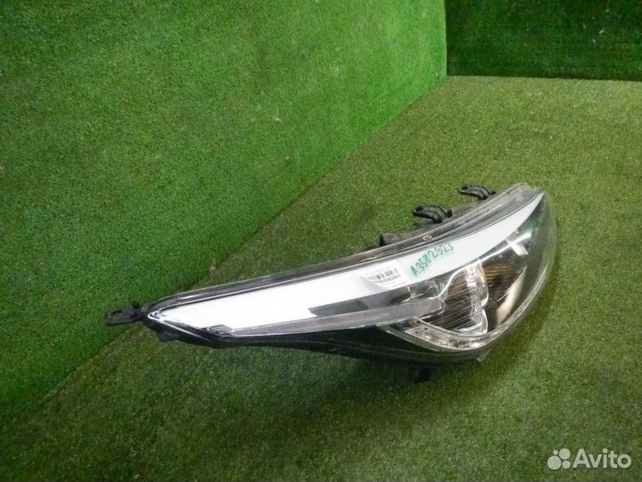 Фара правая Kia Ceed