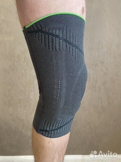 Компрессионный бандаж на колено