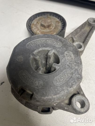 Натяжитель ролика VAG volkswagen passat