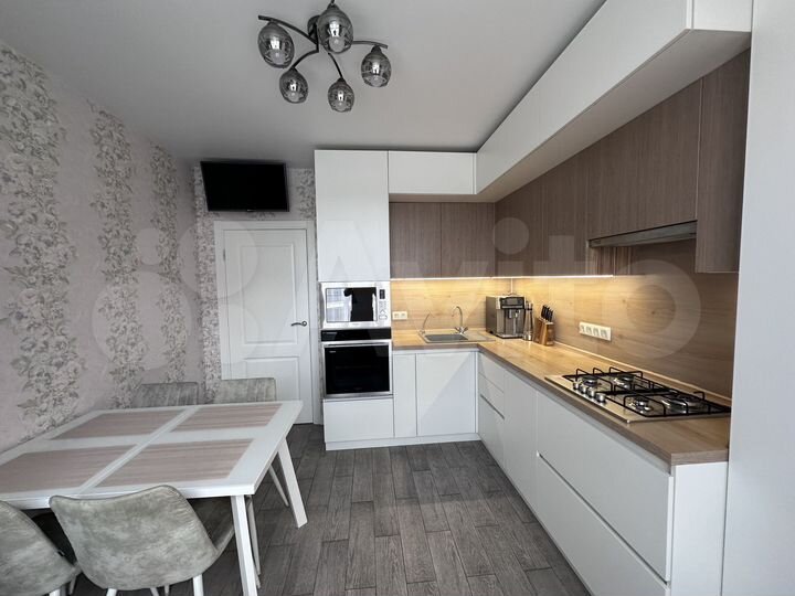 2-к. квартира, 61,5 м², 1/4 эт.