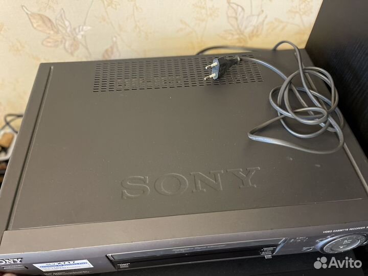 Видеомагнитофон Sony slv-x717