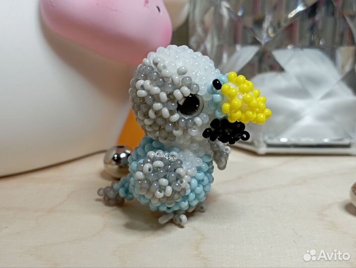 Волнистый попугай из бисера