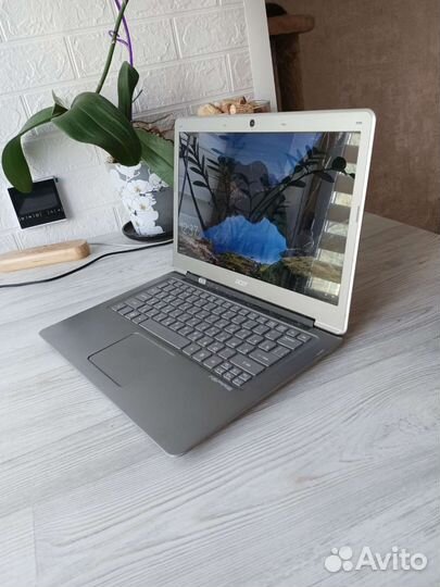 Ультратонкий ноутбук Acer 13,3