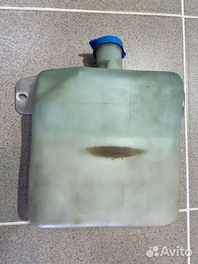 Бачок стеклоомывателя задний Isuzu Bighorn 1994 г